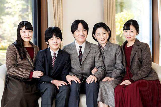 日本14歲悠仁小王子新年首亮相！變得帥氣不再呆萌，就是個子小-圖10