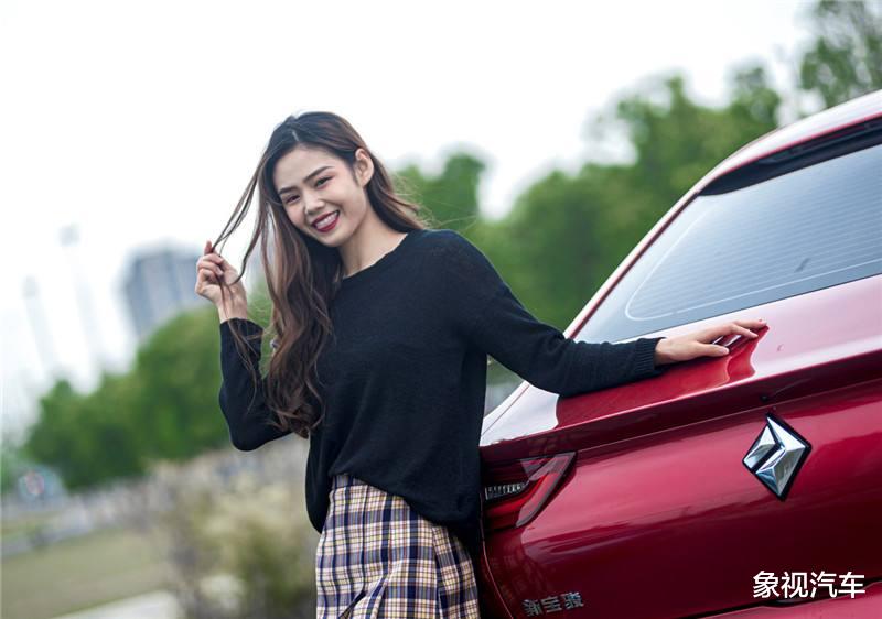 长安汽车|预算10万，90后美女放弃男友想买的轩逸选了这车，老司机：真懂车