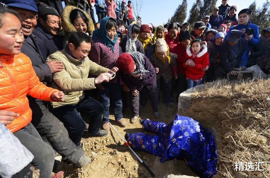 精选汇 真实版“复活”:5个在自己葬礼上“复活”的人