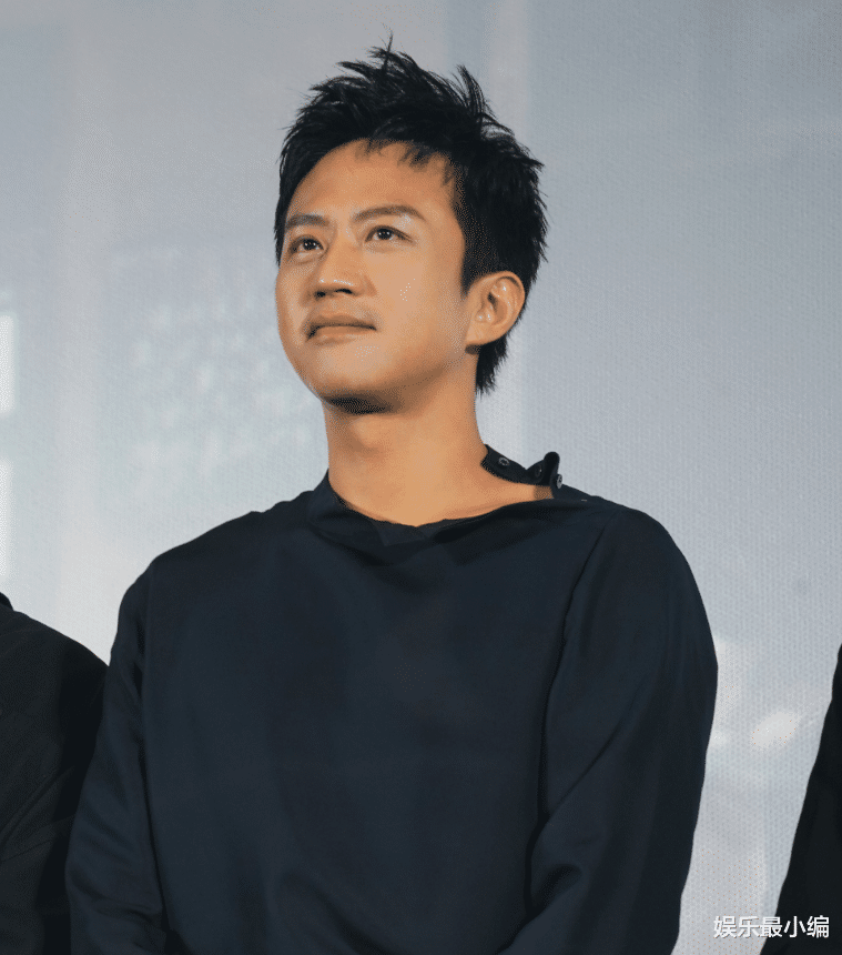 杨紫|邓超直言从小看着杨紫的戏长大，晒合照引关注，杨紫的反怼厉害了