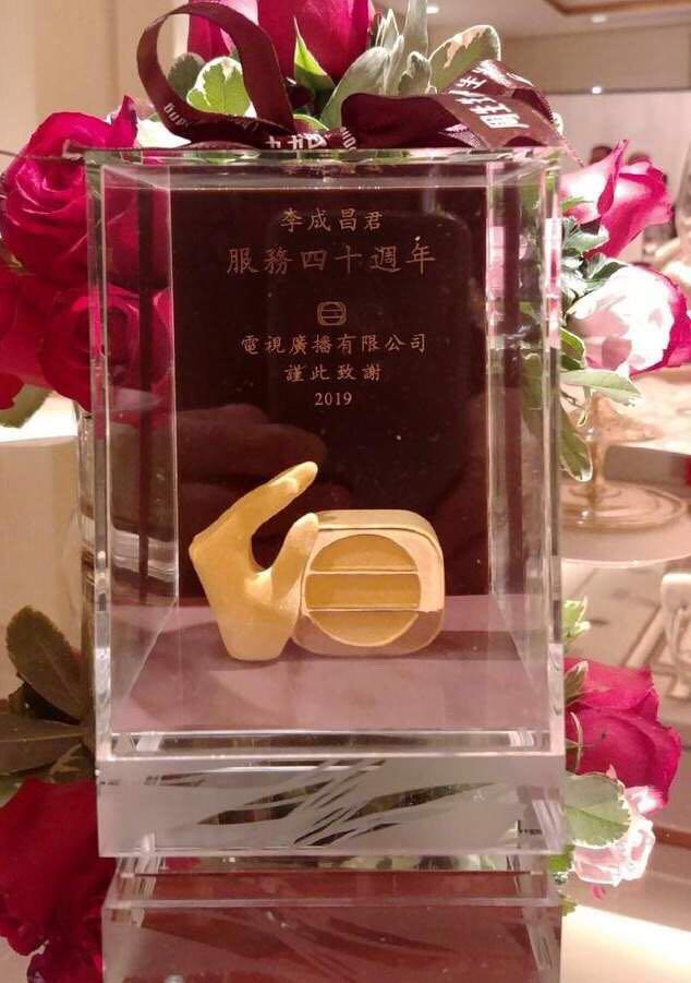 肖战|62岁香港男演员转行开出租车？入行41年没存到钱，为家庭不敢冒险