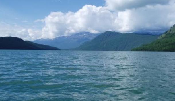 镜泊湖▲黑龙江镜泊湖神秘生物出没，被游客数次目睹，长达20米浑身发光