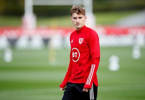 北京国安|红魔红军齐签边锋，格策重返拜仁，巴萨天价绑法蒂