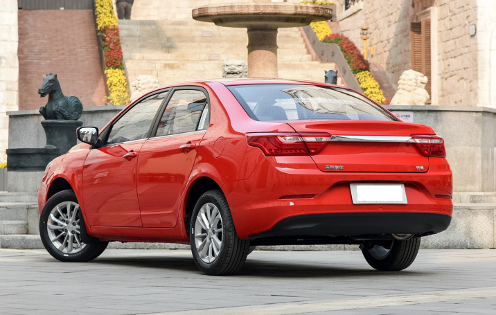 吉利汽车|国产车的“常青树”！已畅销13年，比桑塔纳抗造，售价不足5万