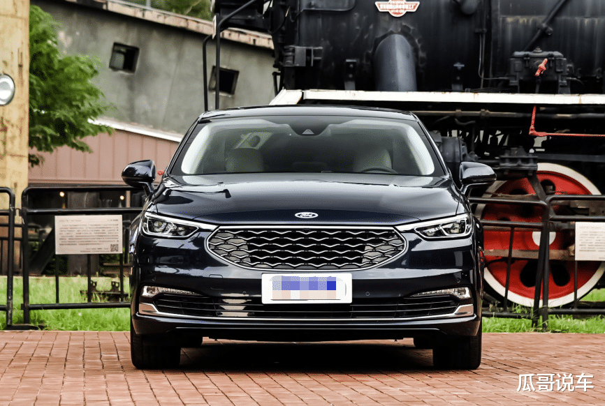 b级车|最落魄的“B级好车”,5米车长,245马力引擎,不到23万却卖不动