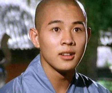 李连杰|李连杰：拒绝''牧羊女''，变心患难妻，却为何执意娶不爱他的利智？