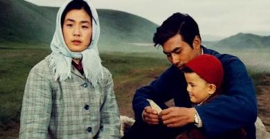 春晚|朱时茂26年前的春晚，有谁注意他身旁的女孩，如今火得一塌糊涂