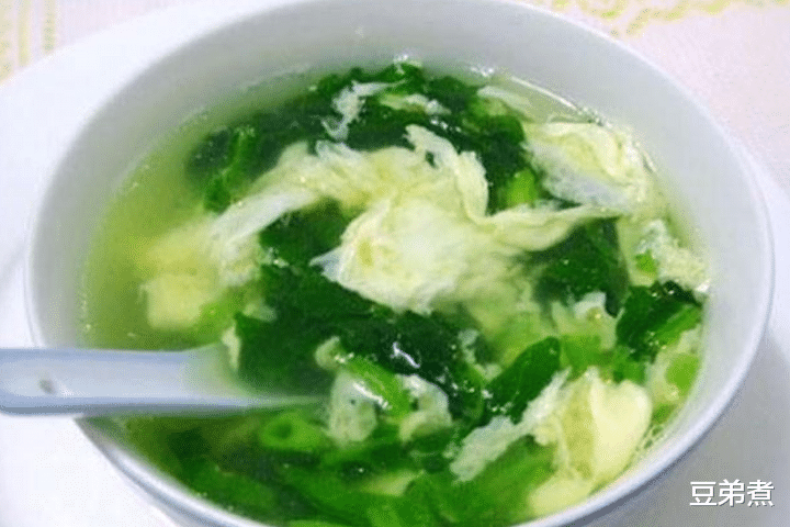 蔬菜汤|三伏天，遇到这菜别放过，维C含量极高，三天两头吃，营养又美味
