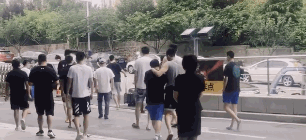 [郭艾伦]郭艾伦处罚结果公布后，赵睿心态崩了！