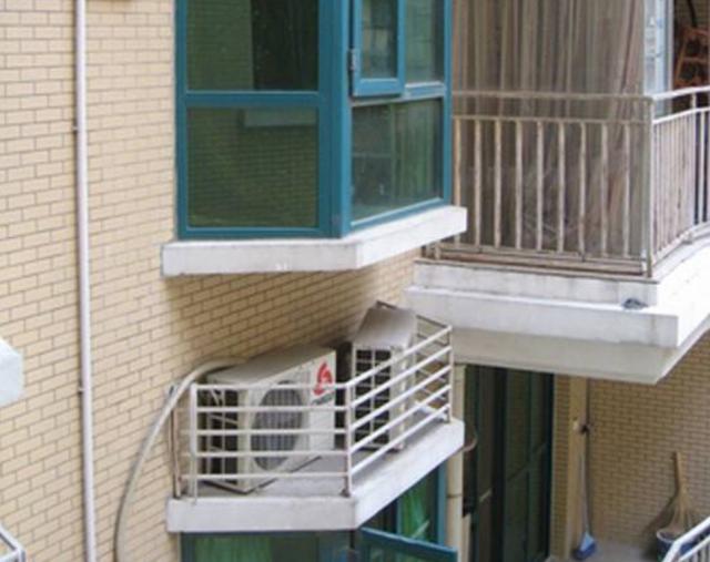 |空调外机别挂在室外了，双重伤害，看看日本人都放哪？太聪明了