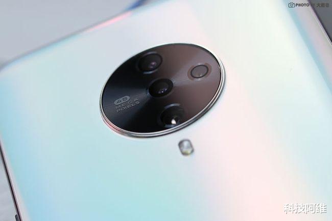 vivo|从2698元跌至2298元，4500mAh+3200万，网友：女生的钱真好赚！