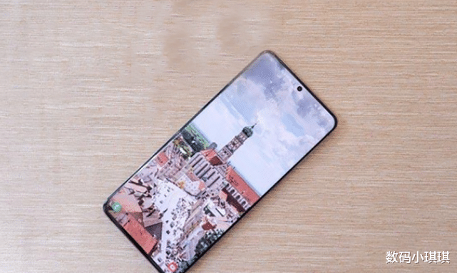 纳米|第三款5纳米旗舰来了！居中挖孔+144Hz+新系统，关键价格很良心