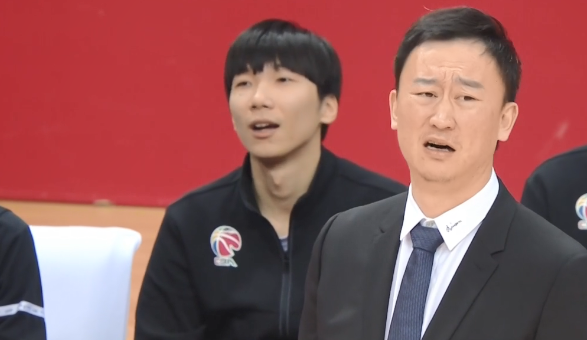 勒布朗·詹姆斯|争议！浙江悍将被北京内线打出血，裁判拒看录像，外援冲突翟晓川