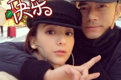 潘玮柏|太尴尬！潘玮柏婚后首次更新动态，评论区却被“鸡”表情包占满