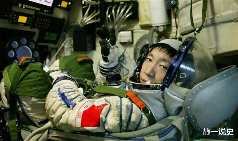 杨利伟|杨利伟在太空听到“敲门声”，十七年后谜底揭开，多亏他当时机智