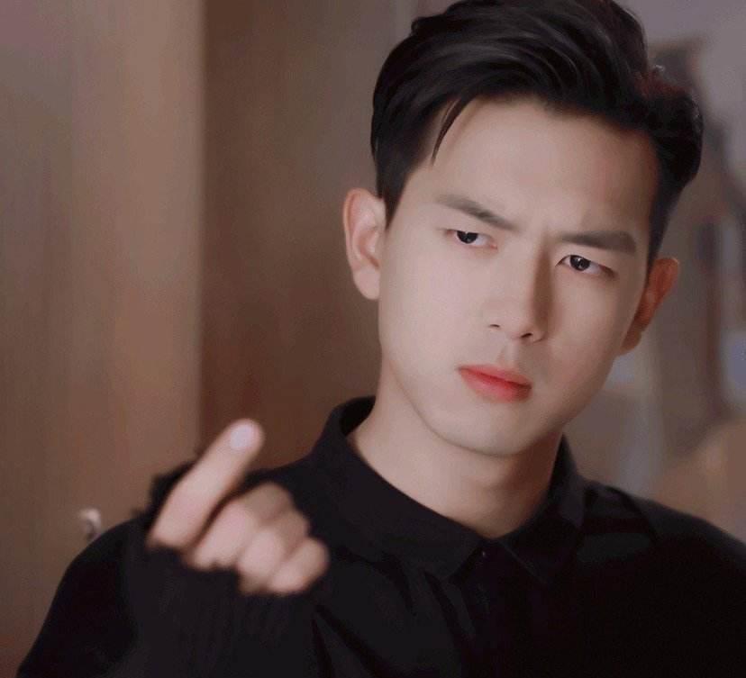 #李现#李现有多难？8部电视剧只有这一部上星播出，出道9年这才熬出头！