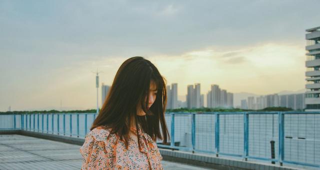 [摩羯座]未来一个月，旧情难消，从此再无瓜葛，与真爱相拥，让爱随风飘零