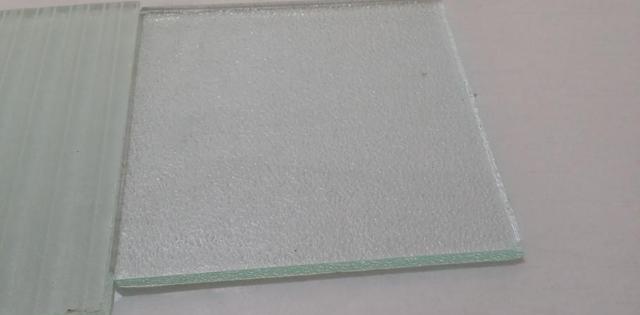 |玻璃电视背景墙设计，漂亮又省钱，立马推荐给在装修的朋友们！