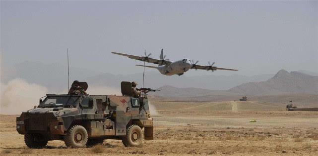 美国@美国称霸全球！叫嚣任何国家都敢打，俄专家：这4国，敢打哪个？