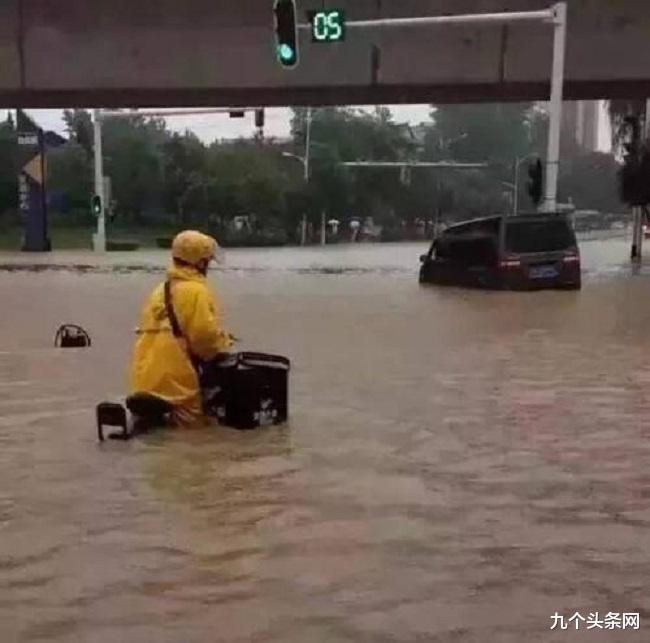 支付宝▲两个月美团新增33.6万骑手,“平民英雄”有那么好当吗?