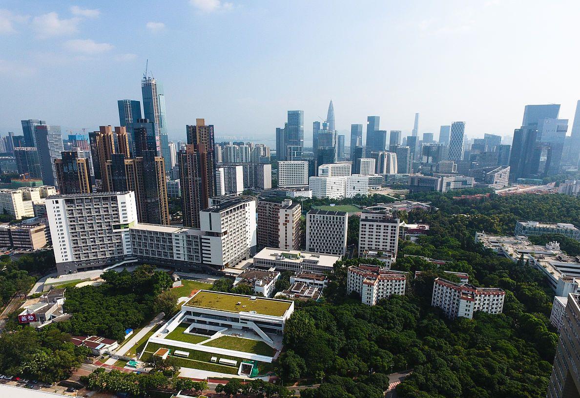 深圳大学|深圳大学在各省录取最低位次和分数，这所大学不是211但备受关注