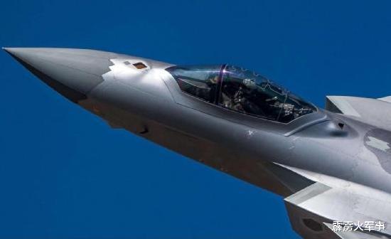 歼-20|这是要准备动真格了？多架歼20现身西部机场，距边境不足400千米