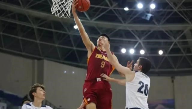 #中国男篮#下一个丁彦雨航？中国男篮教父打造锋线新星 20岁小将让人期待