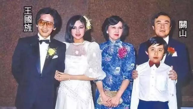 关之琳|57岁关之琳直播带货引热议：三观尽毁的美人，恃靓行凶的前半生