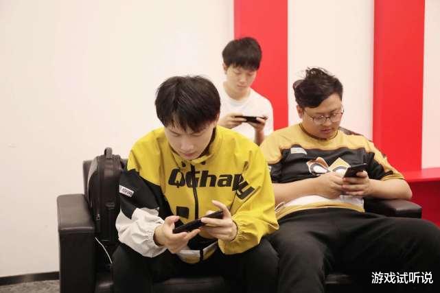 『LGD』世冠杯选拔赛：eStar携手QG晋级，“御三家”再度聚首，LGD淘汰！