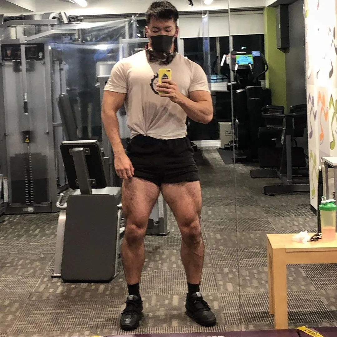 深蹲|181cm日本肌肉壮男走红，每天深蹲练出大粗腿，网友不淡定了....