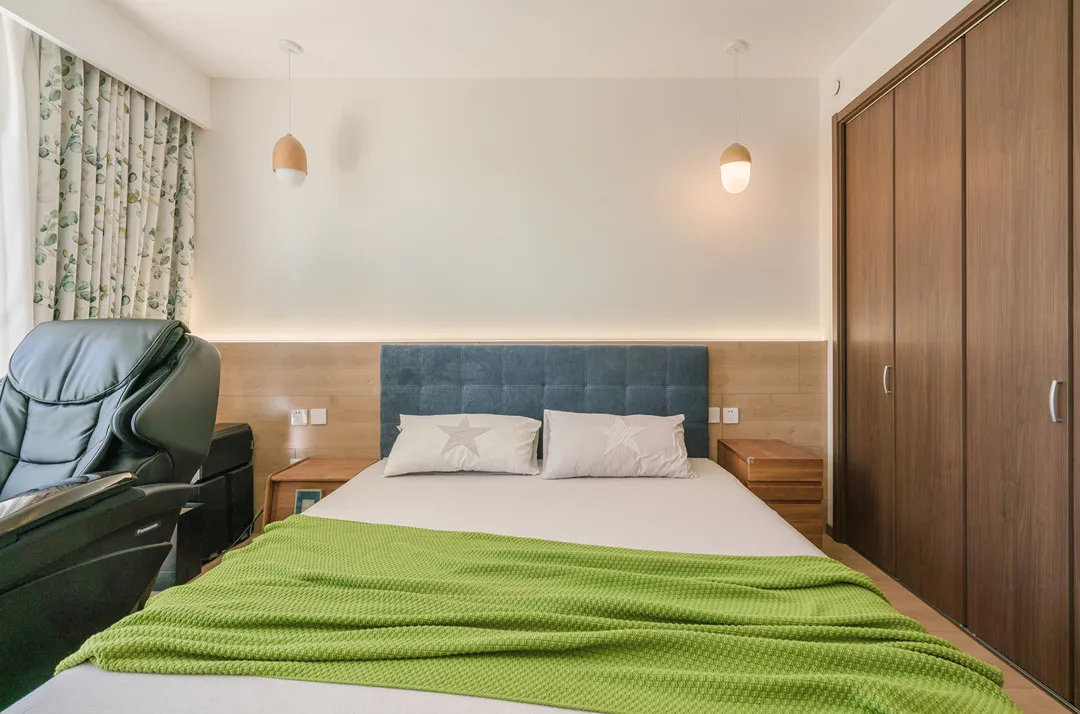 |这个自然温暖的三口之家，有家庭“图书馆、咖啡馆”，适合慢慢的享受生活~