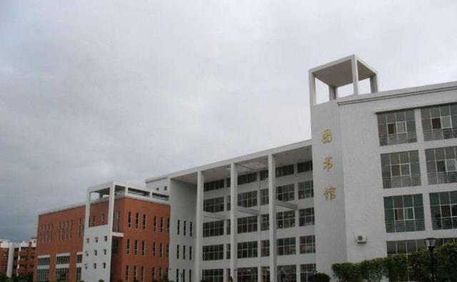 高校|教育部通知：撤销五所大学“招生资格”，高校新生：庆幸自己没报