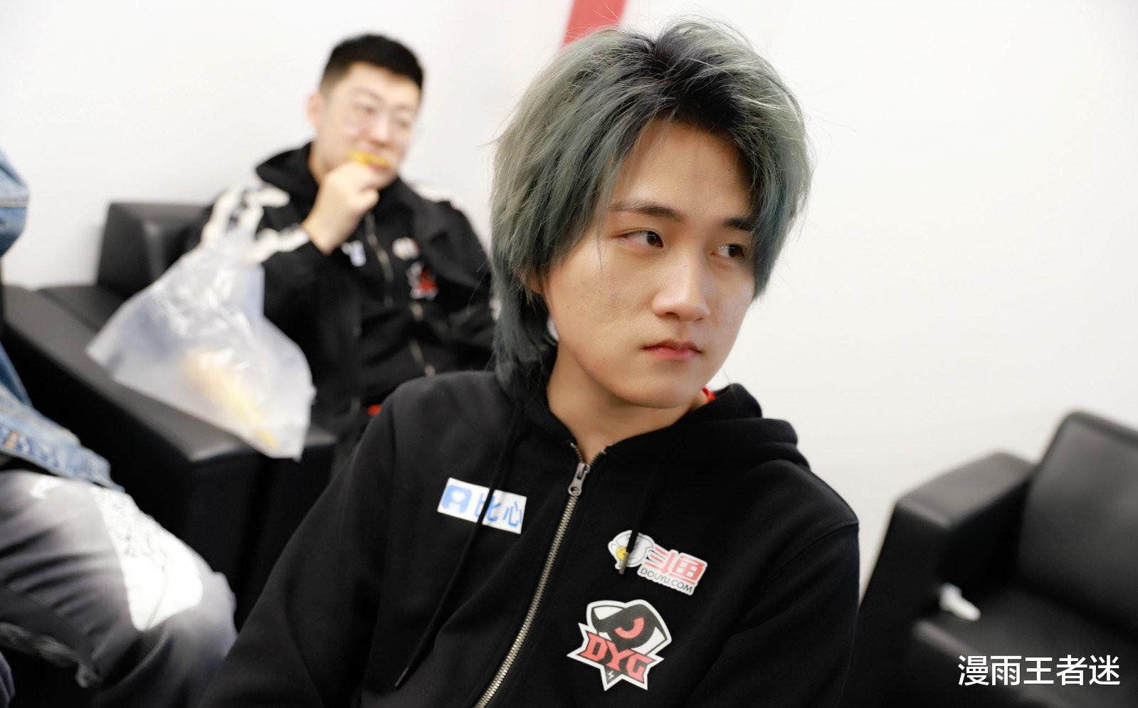 dyg战队|DYG.giao发博感谢SK给机会自证，猫神、SK都只回复了1个字！