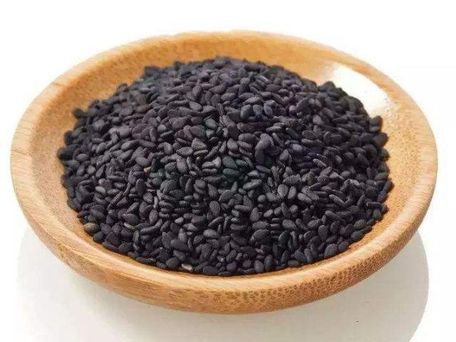 补肾|正确吃黑芝麻的吃法告诉你，坚持半个月，胜过吃钙片和用护发产品