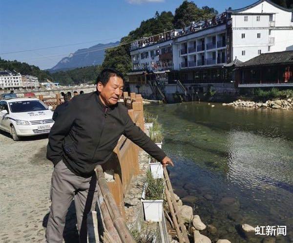 虹新闻|武汉女副区长自驾游坠河身亡，警方已介入调查，疑小弯道冲入河中