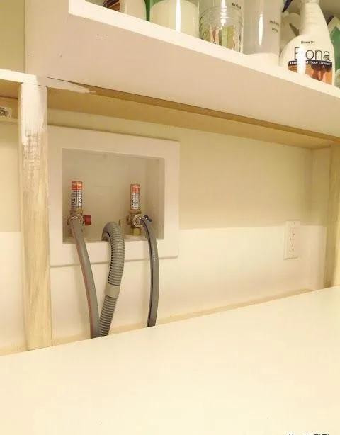 『』国外安装洗衣机，向前挪15cm，遮住管道多个储物柜，怎么想出来的