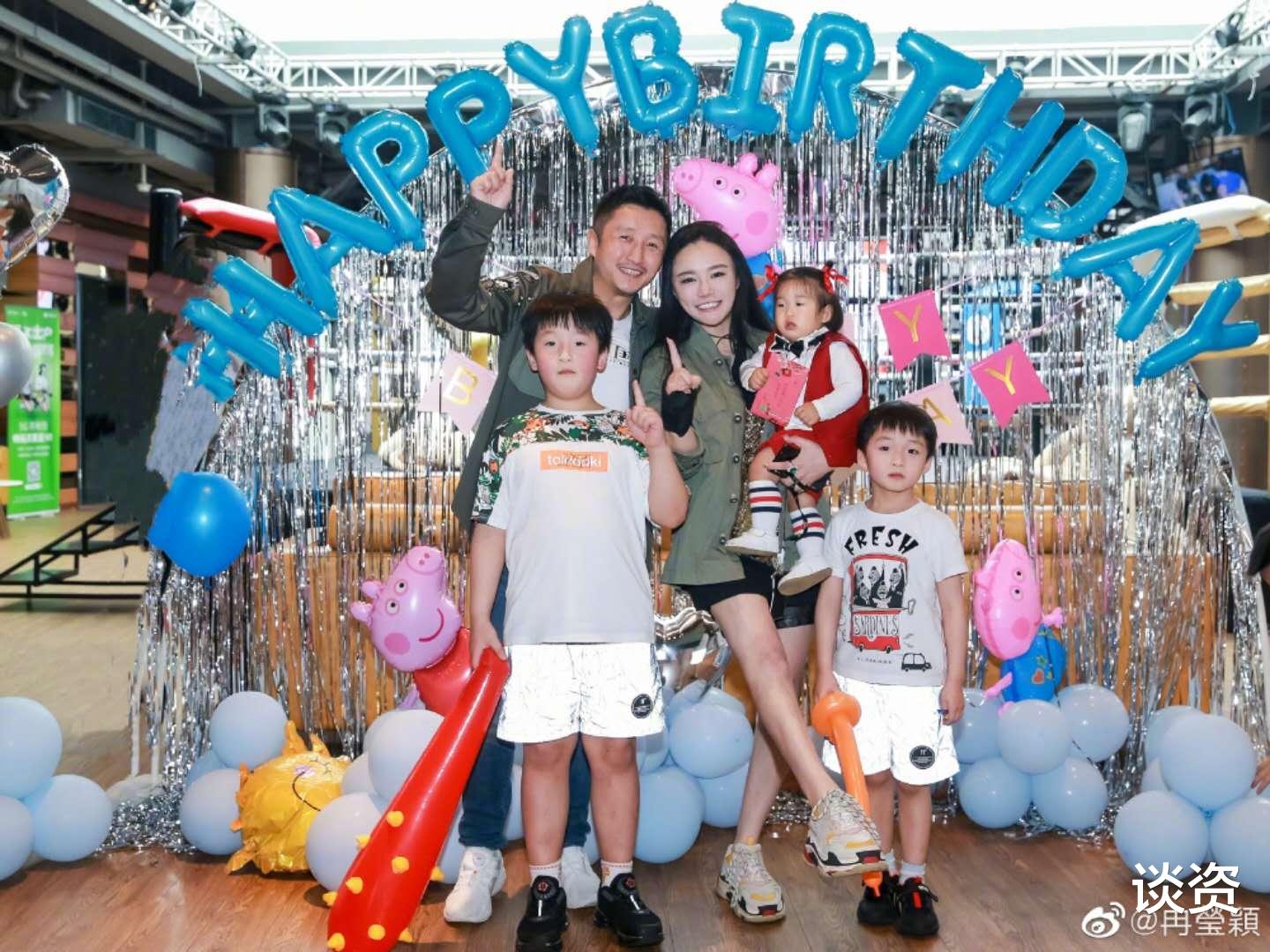 【伊隆·马斯克】冉莹颖邹市明为小儿子庆周岁宴，羲羲扎小辫扮哪吒，却被误认为女儿