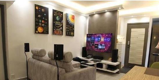 看望定居香港的朋友，全程尴尬，价值1千多万的50平豪宅就这样？