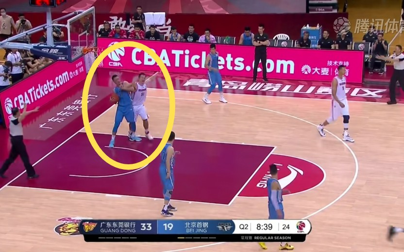 易建联|破案了! 10倍慢镜头回放，京广7人大冲突，谁注意易建联这个举动？