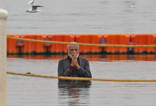 「印度」比美国还危险的印度,却偷偷控制了疫情?张召忠:原因在这三点