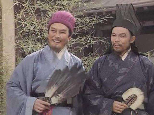 「刘备」卧龙凤雏得一可安天下！刘备为啥还失败了？刘备：后面1句忘读了