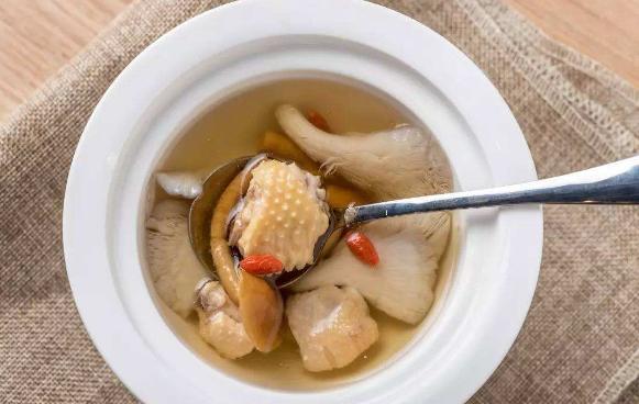 鸡汤|炖鸡时,焯水还是不焯水?好多人不懂,难怪鸡汤不鲜美,不好喝