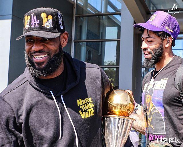 湖人队|组建3巨头！湖人或将正式达成交易，4换1迎来科比接班人