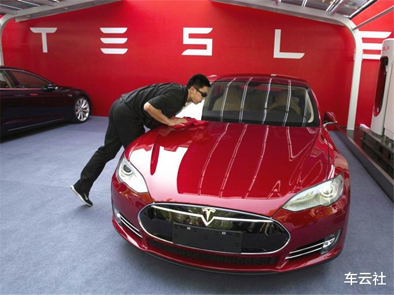 特斯拉|特斯拉“天价维修”，1根管子15万，10块的零件，修修要1.4万！