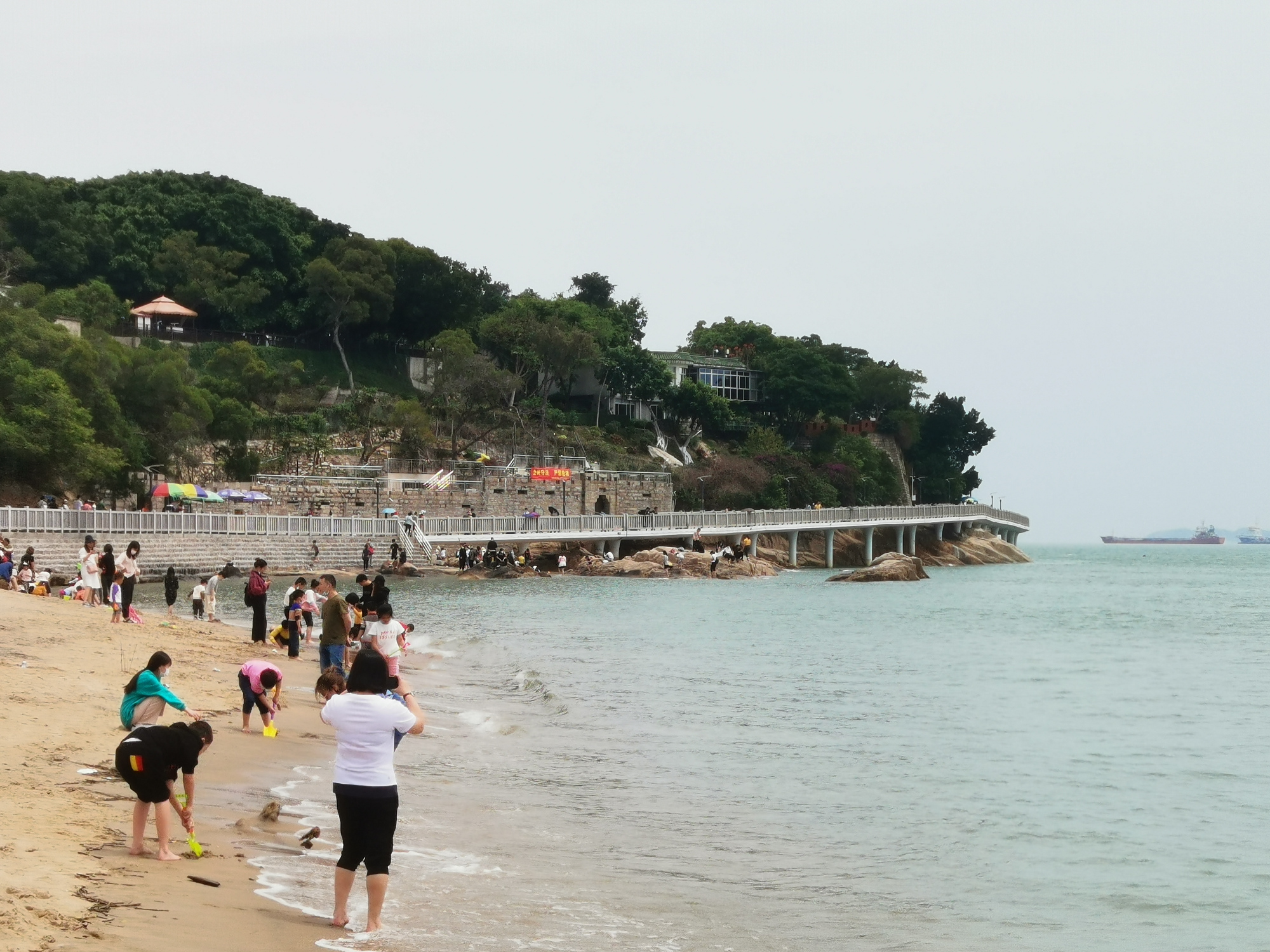 「厦门」厦门最接地气沙滩：沙子专程从外地运来，人多风景却极佳