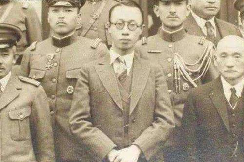 溥仪|溥仪为何没有生育能力？太监从小就让宫女对他做这些事情