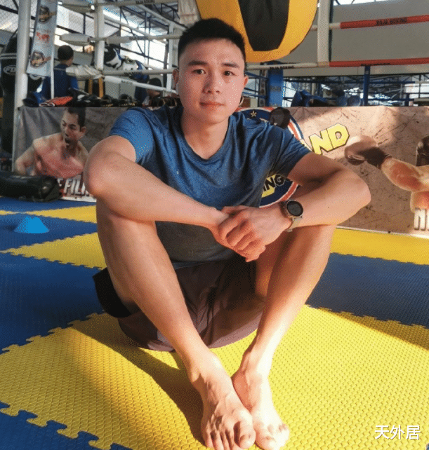 【C罗】中国冠军练出比C罗更震撼的腹肌!放出豪言:我要一统江湖