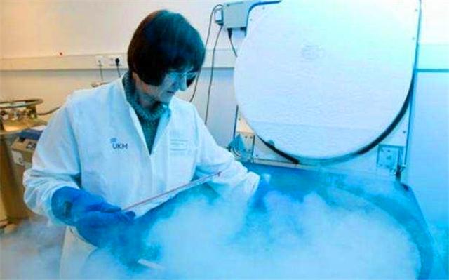 电影|我国首例女冷冻人，希望50年后“复活”与家人相见，如今怎样了？