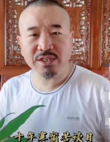 王小利|王小利将重新扮演刘能，给“谢大脚”打电话，期待在第14部复出