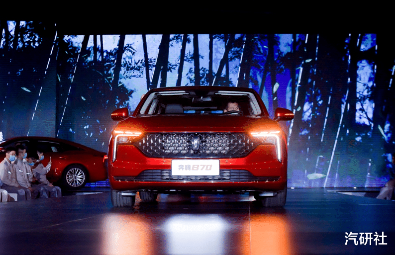 轿车|剑指吉利星瑞，颜值科技是亮点，全新B70预售10.99万起